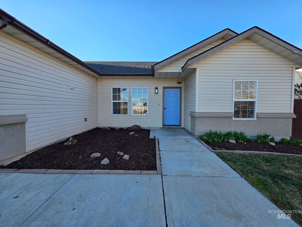 Photo of 929 22nd Ave E Ave, Jerome, ID 83338 (MLS # 98978415)