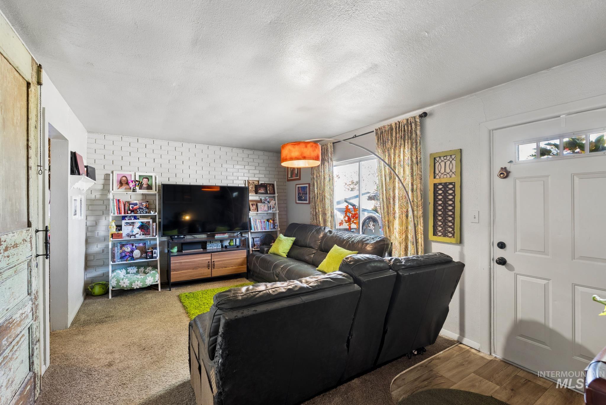 3205 W Edgemoor Rd