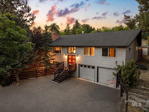 Photo of 3133 N Hillway Dr, Boise, ID 83702 (MLS # 98998925)