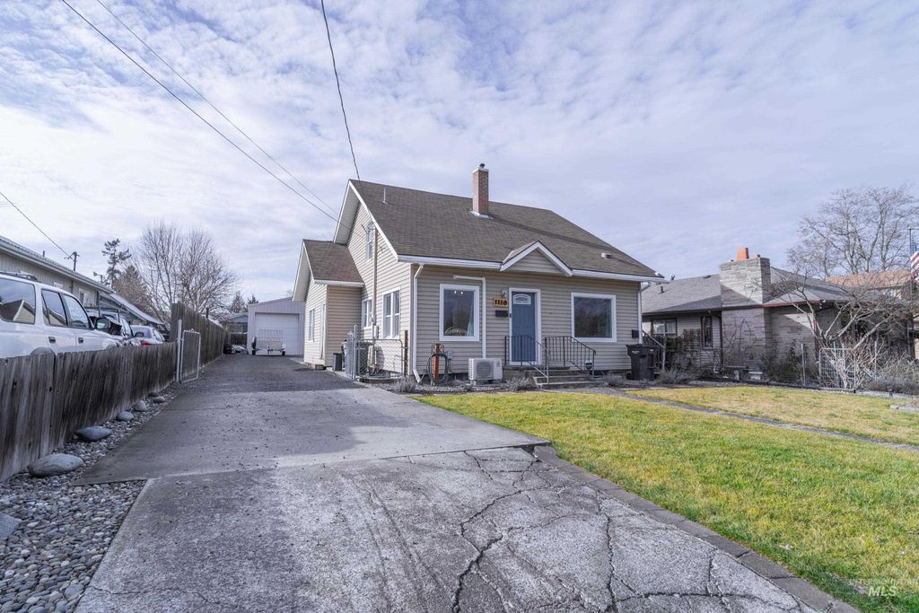 Photo of 1110 13th Street, Clarkston, WA 99403 (MLS # 98975923)