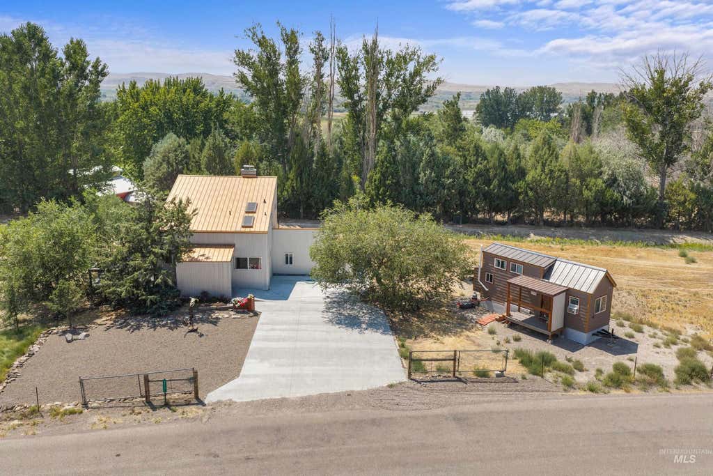 Photo of 32337 Belle Ave, Bruneau, ID 83604 (MLS # 98996821)