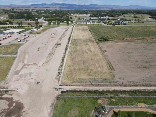 N LINDER RD, EAGLE, ID 83616 - Image f220d2ae365e5a7f6b4b414f8bda42e4/792488431