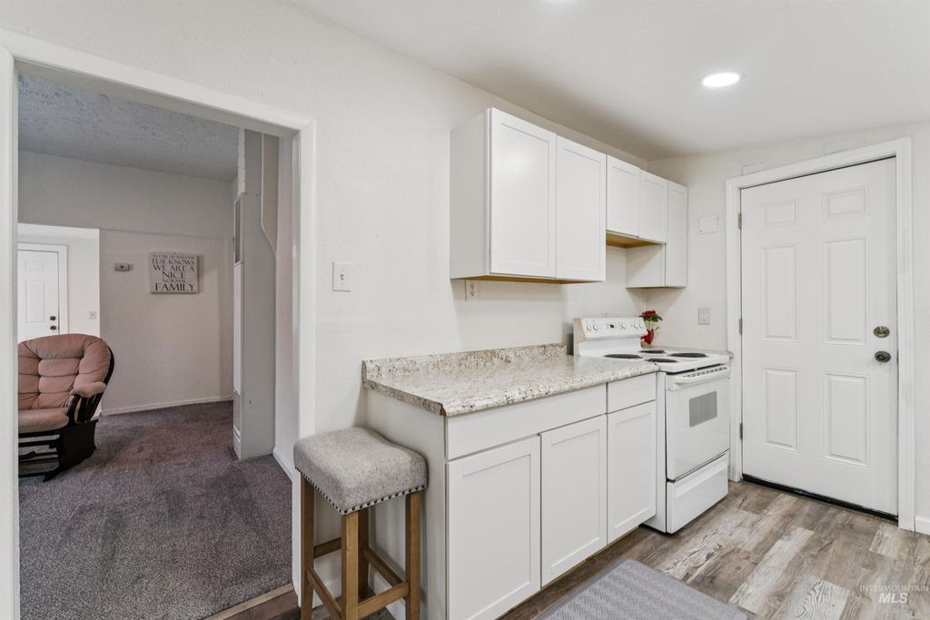 Photo of 504 14th Ave N Ave, Nampa, ID 83687 (MLS # 98994318)