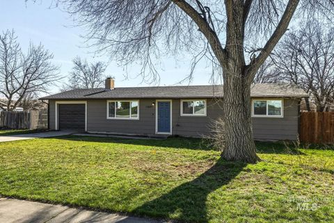 Photo of 10087 W Vixen Drive, Boise, ID 83709 (MLS # 98976349)