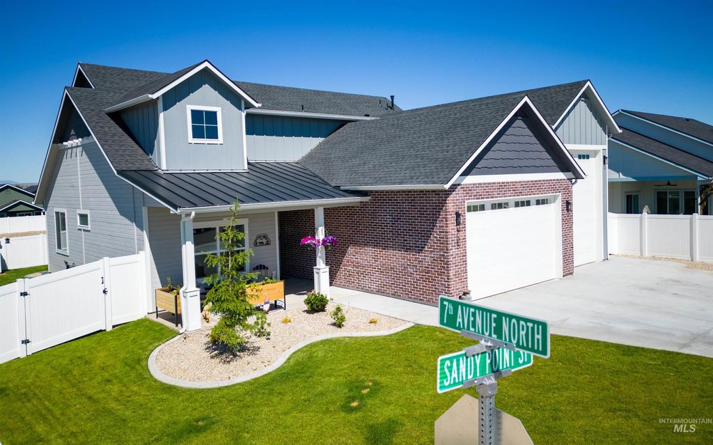 Photo of 705 Sandy Point Street, Payette, ID 83661 (MLS # 98990054)