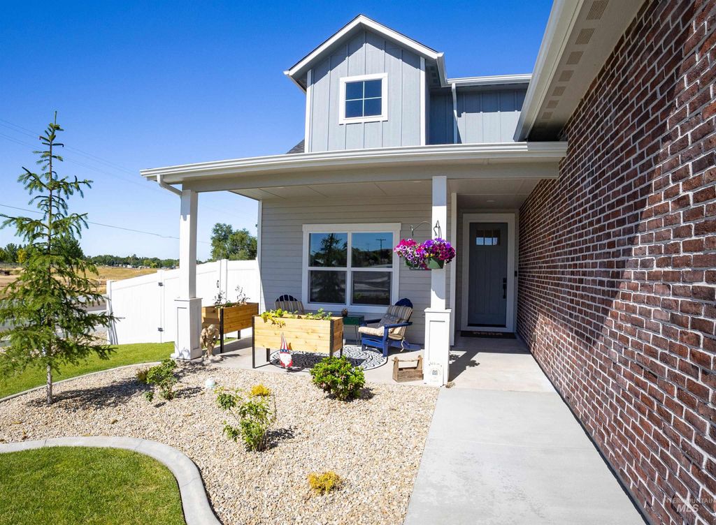 Photo of 705 Sandy Point Street, Payette, ID 83661 (MLS # 98990054)