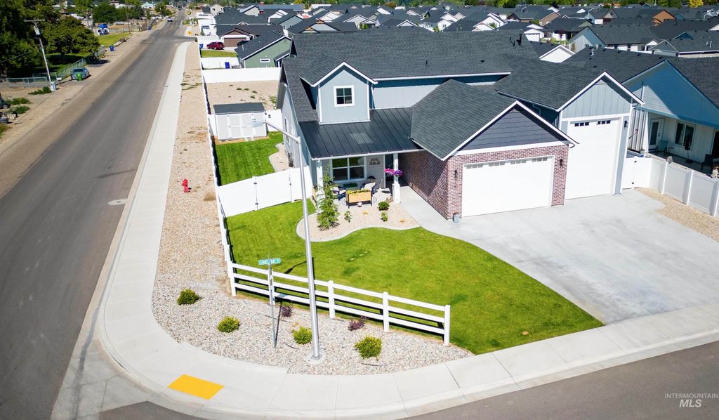 Photo of 705 Sandy Point Street, Payette, ID 83661 (MLS # 98990054)