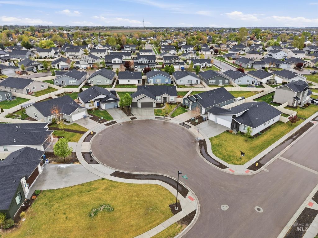 Photo of 8365 E Harpster Ct, Nampa, ID 83687 (MLS # 98982152)