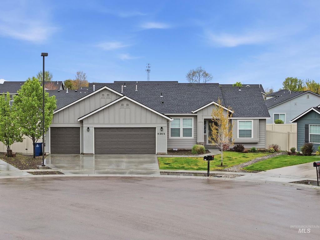 Photo of 8365 E Harpster Ct, Nampa, ID 83687 (MLS # 98982152)