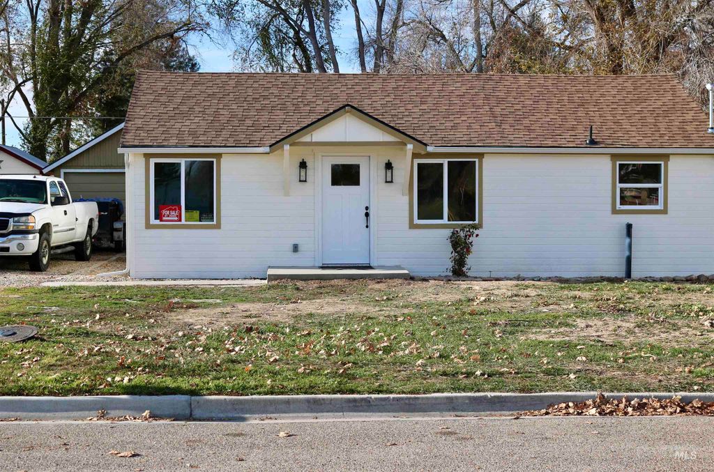 Photo of 415 Mason Ln, Nampa, ID 83686 (MLS # 98968848)