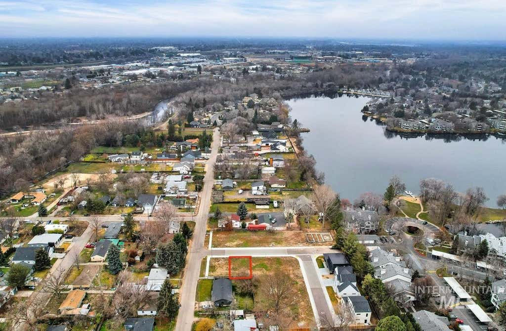 Photo of 3018 N Water Run, Boise, ID 83703 (MLS # 98987048)