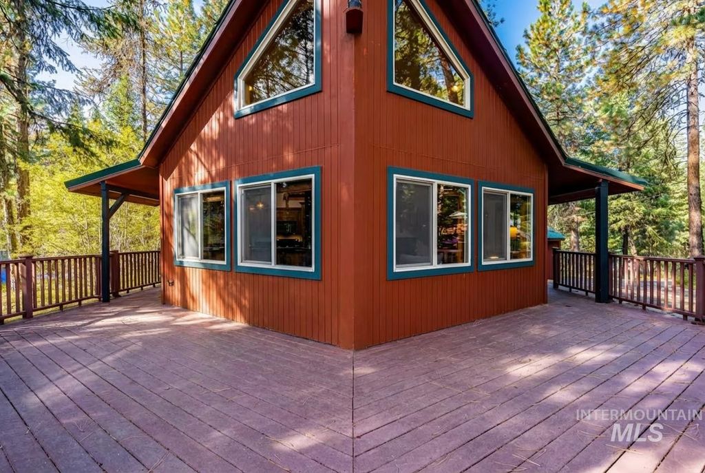 Photo of 1409 Paul Bunyon Rd, McCall, ID 83638 (MLS # 98978935)