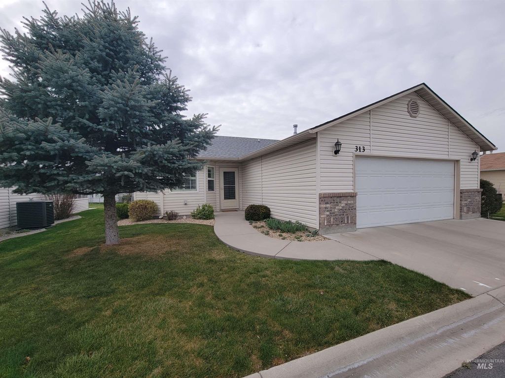 Photo of 313 N Westminster St, Nampa, ID 83650 (MLS # 98980365)