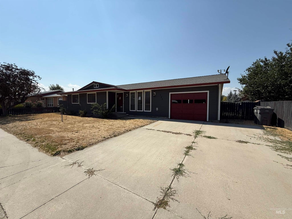 Photo of 303 S 5th St W St, Homedale, ID 83628 (MLS # 98998805)
