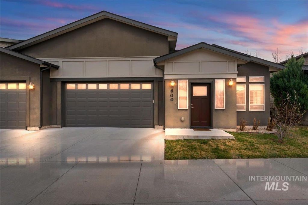 Photo of 600 N Escalade Pl, Nampa, ID 83651 (MLS # 98978111)