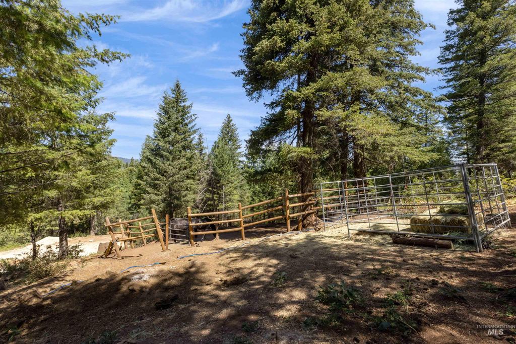 Photo of 60 Highland Rd, Boise, ID 83716 (MLS # 98978799)