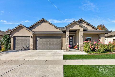 Photo of 1833 N Monterossa Way, Eagle, ID 83616 (MLS # 98966120)