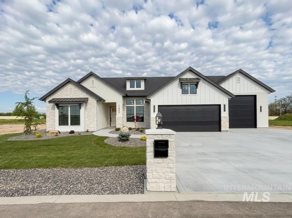 Photo of 7642 Newcastle DR, Nampa, ID 83687 (MLS # 98984957)