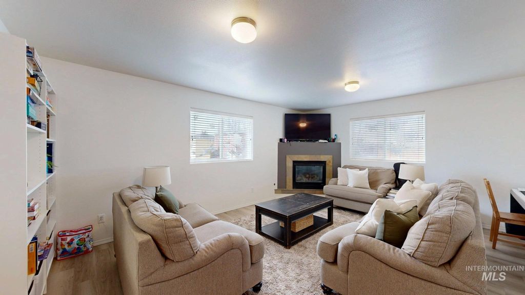 Photo of 621 Britton Ln, Moscow, ID 83843 (MLS # 98976407)