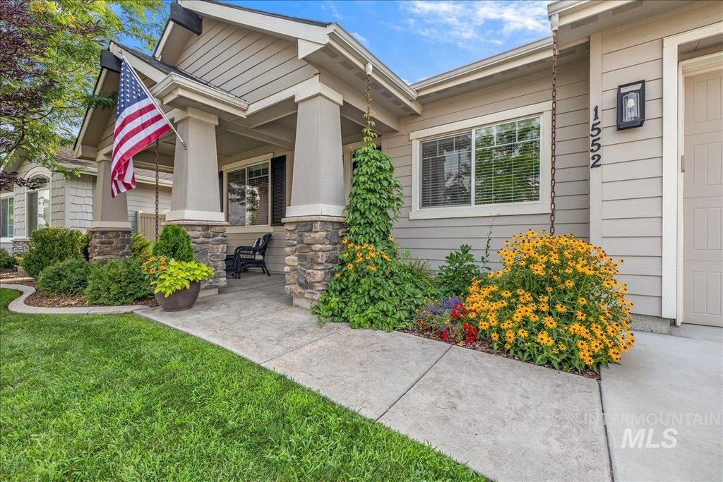 Photo of 1552 Saddle Mountain Ave, Middleton, ID 83644 (MLS # 98994715)