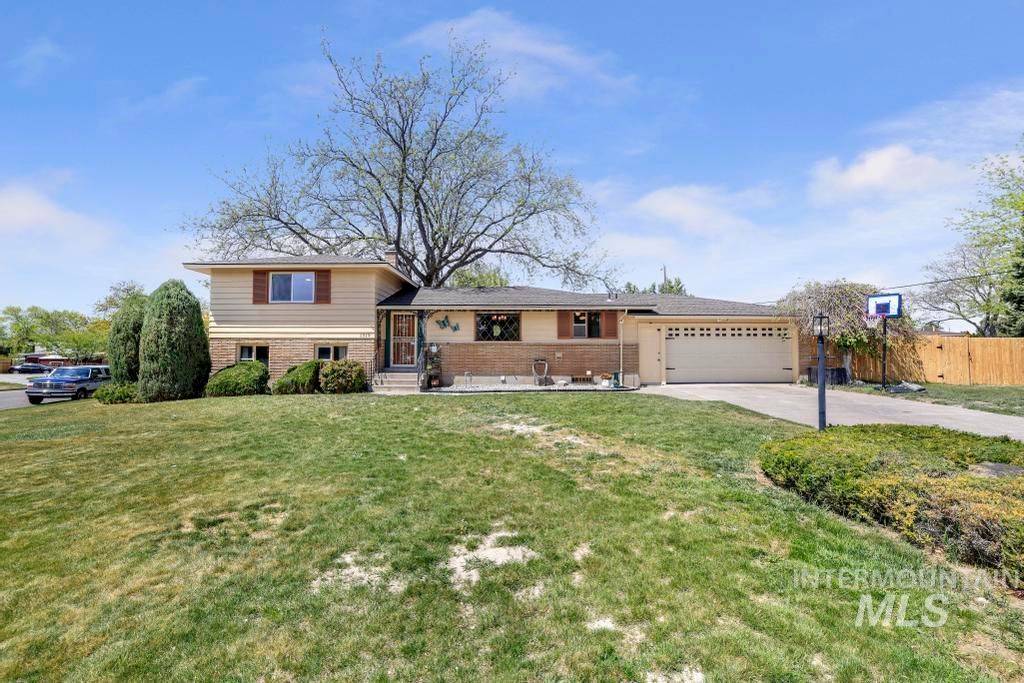 Photo of 1319 Fremont Dr, Twin Falls, ID 83301 (MLS # 98984294)