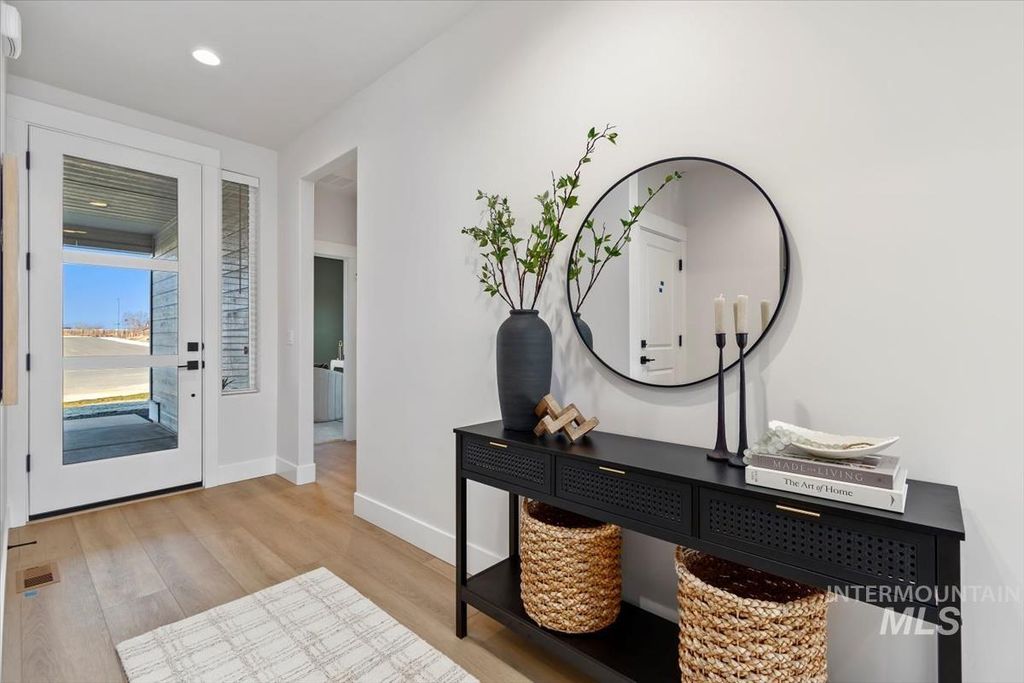 Photo of 4301 Tropic Way, Caldwell, ID 83607 (MLS # 98984027)