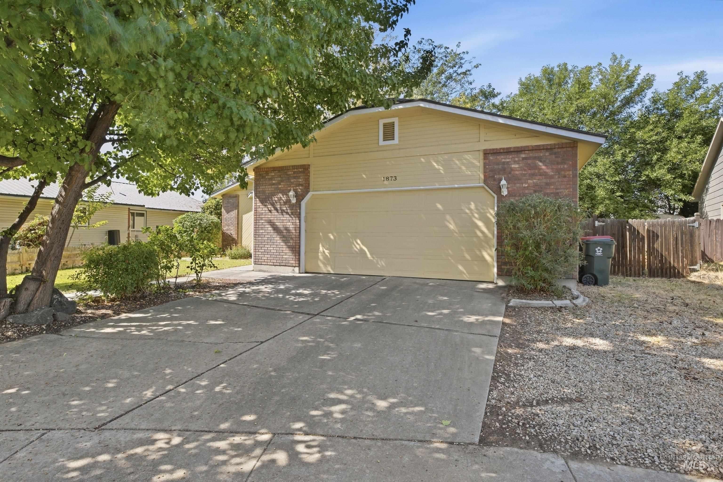 1873 N Tammy Pl