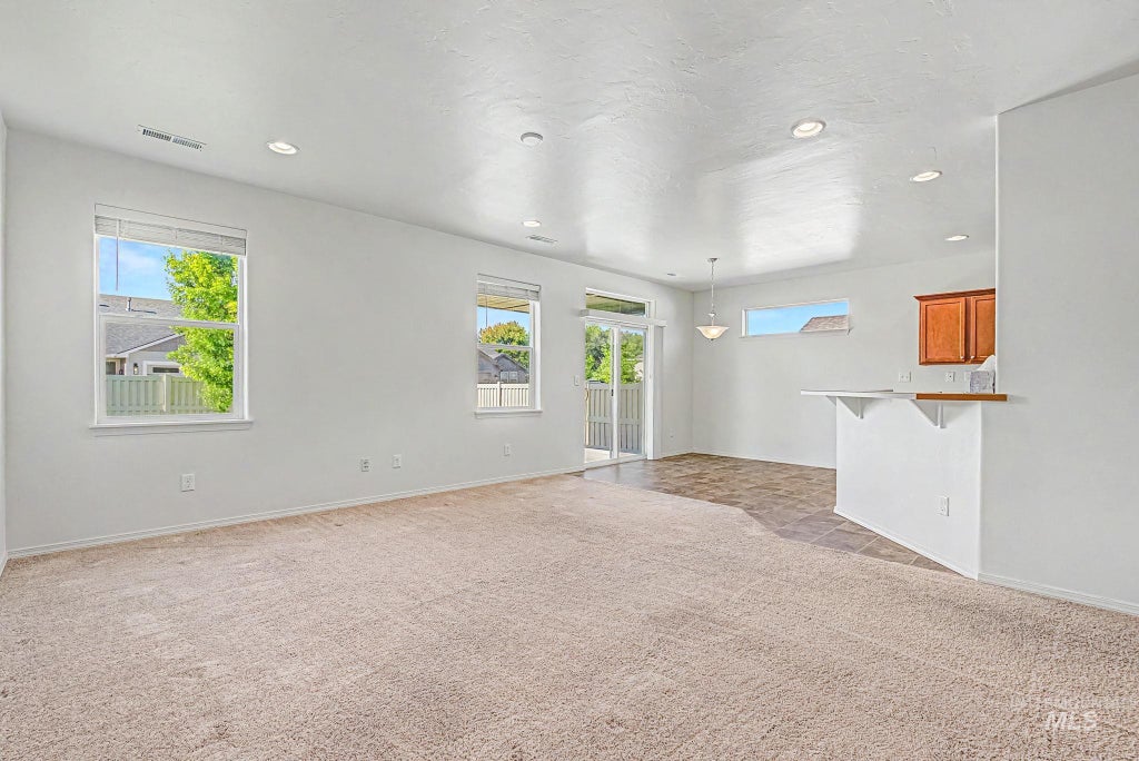 Photo of 2303 E Elm Grove Dr, Nampa, ID 83686 (MLS # 98989235)