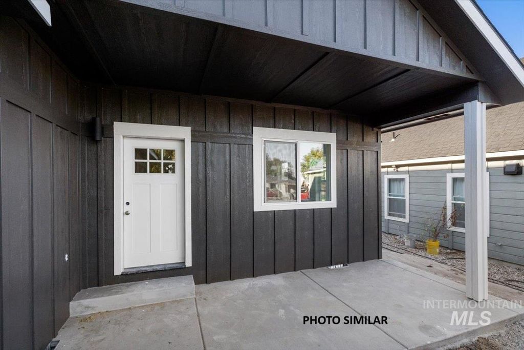 Photo of 224 W Arizona Ave, Homedale, ID 83628 (MLS # 98971032)