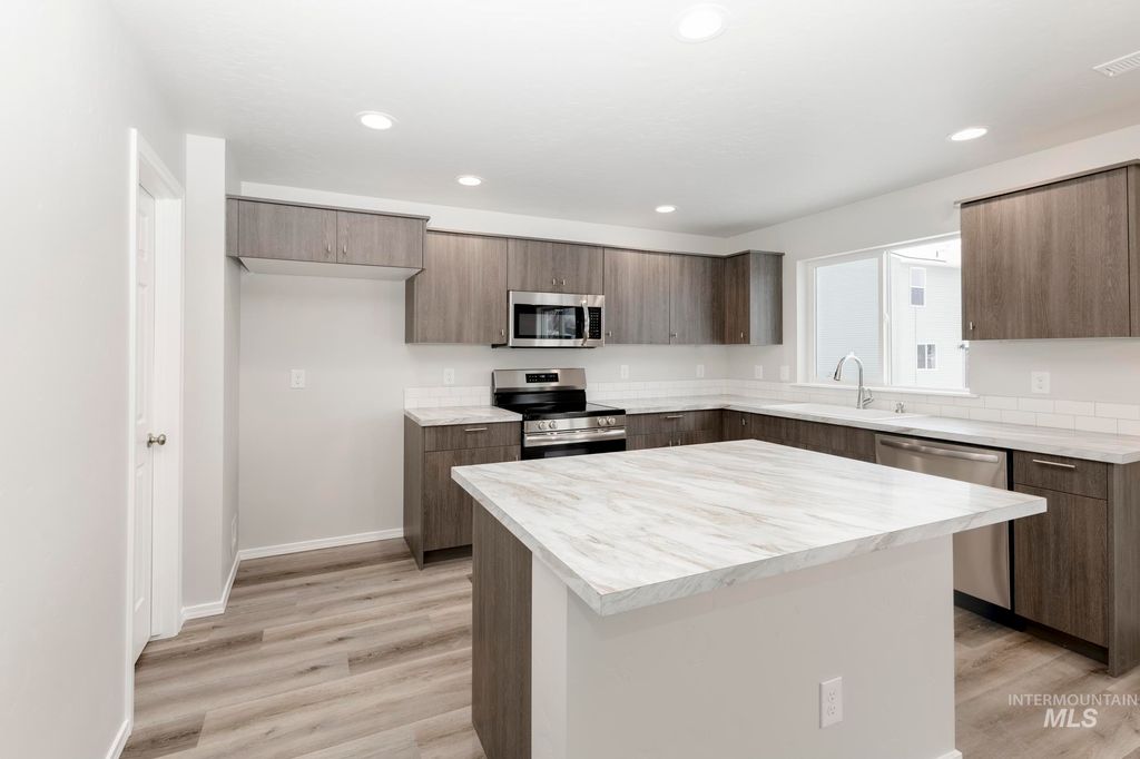 Photo of 3190 S Maple Ranch Way, Nampa, ID 83686 (MLS # 98968428)