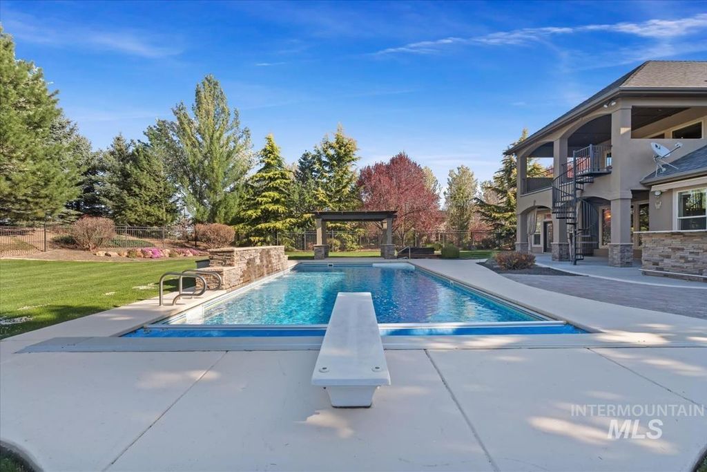 Photo of 3343 S Donnington Pl, Eagle, ID 83616 (MLS # 98976826)