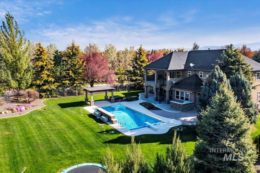 Photo of 3343 S Donnington Pl, Eagle, ID 83616 (MLS # 98976826)