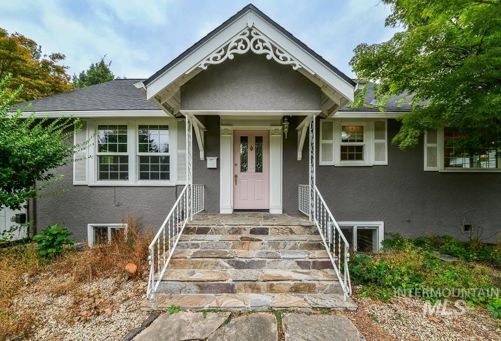 Photo of 2721 W Cassia St, Boise, ID 83705 (MLS # 98999900)
