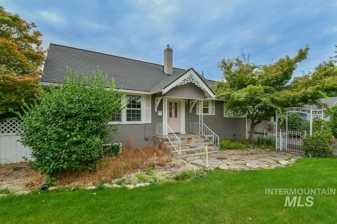2721 W Cassia St