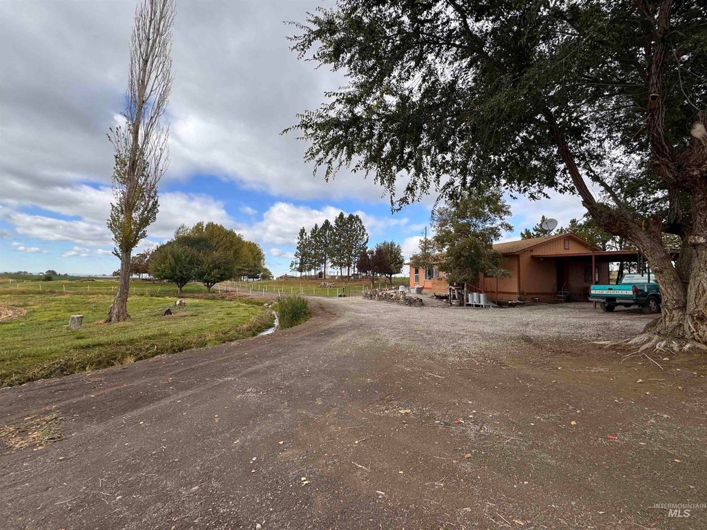 Photo of 246 North 300 West, Jerome, ID 83338 (MLS # 98965085)