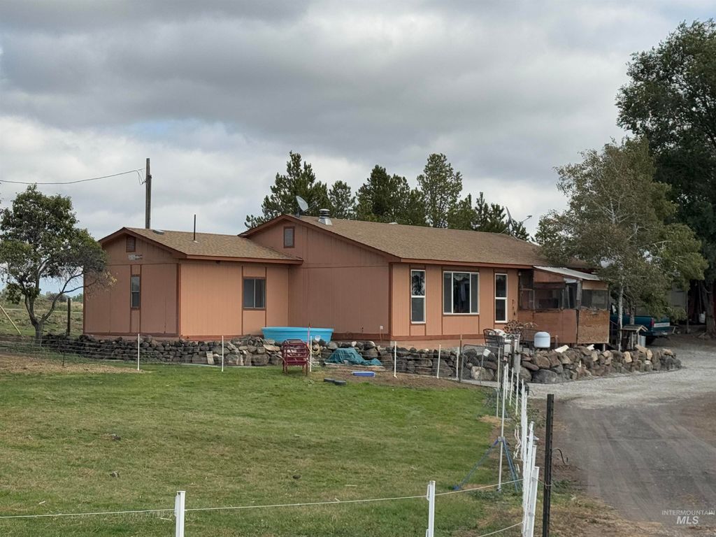 Photo of 246 North 300 West, Jerome, ID 83338 (MLS # 98965085)