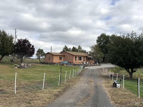 Photo of 246 North 300 West, Jerome, ID 83338 (MLS # 98965085)