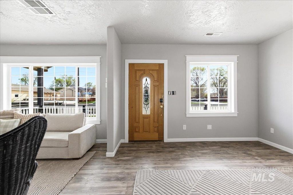 Photo of 1750 American Legion Blvd, Mountain Home, ID 83647 (MLS # 98979964)