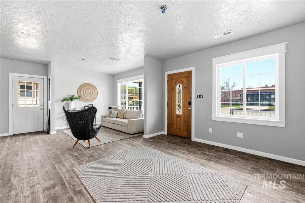 Photo of 1750 American Legion Blvd, Mountain Home, ID 83647 (MLS # 98979964)