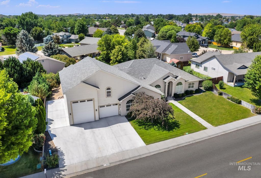 Photo of 2025 N 6th E, Mountain Home, ID 83647 (MLS # 98956280)