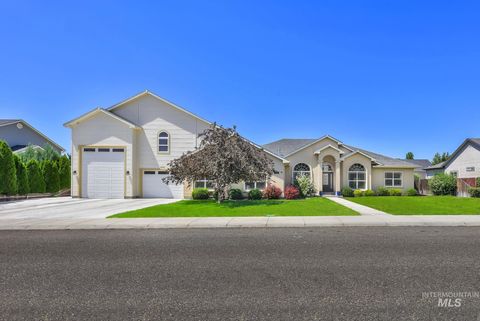 Photo of 2025 N 6th E, Mountain Home, ID 83647 (MLS # 98956280)