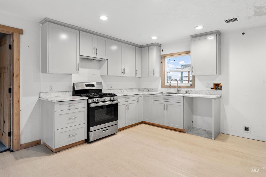 Photo of 1448 49th Street N St, Lewiston, ID 83501 (MLS # 98978715)