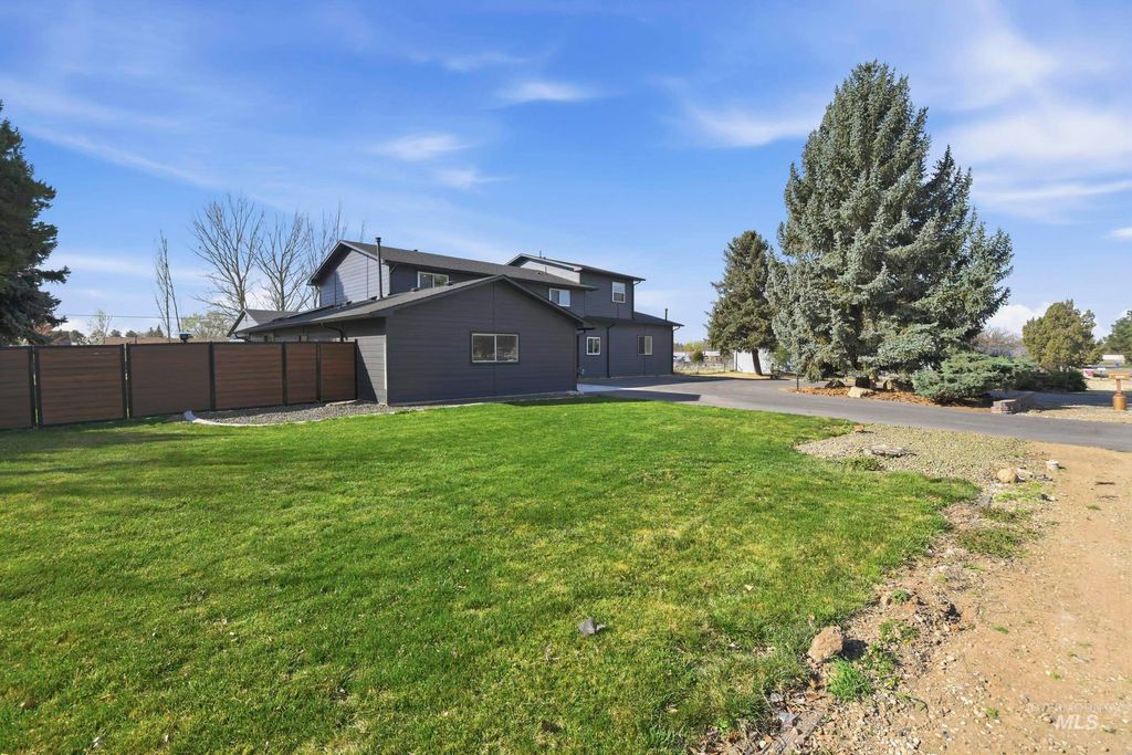 Photo of 10325 W Roan Meadows Dr, Boise, ID 83709 (MLS # 98979432)