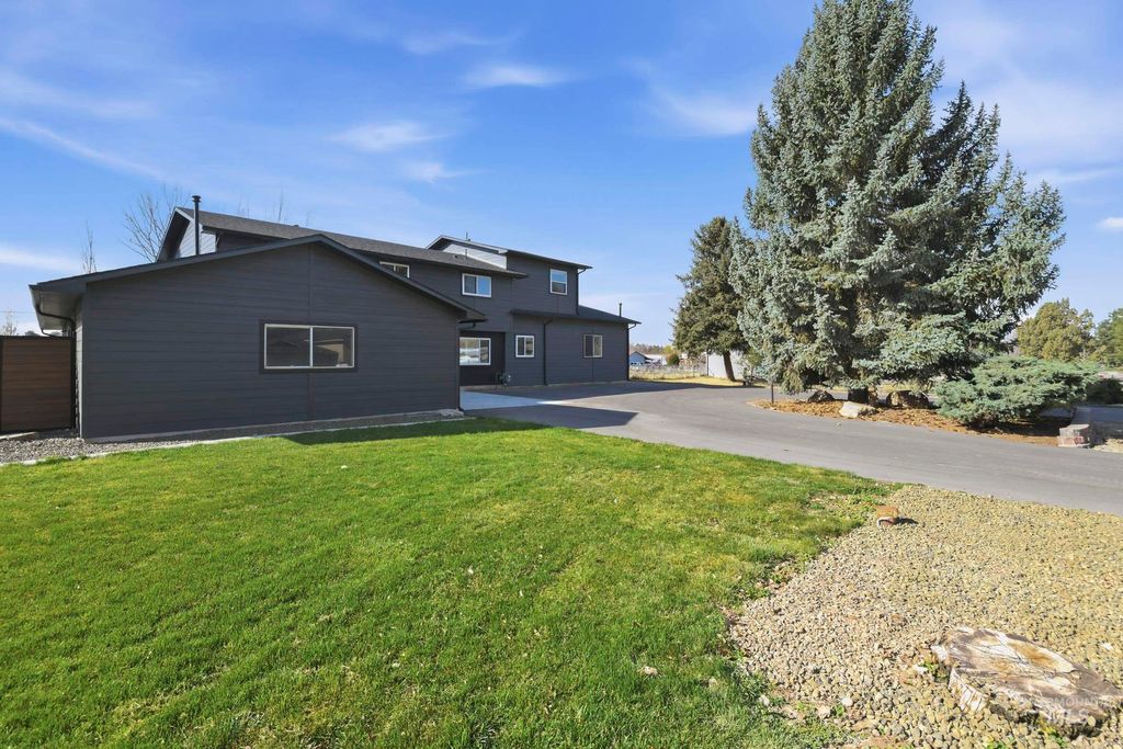 Photo of 10325 W Roan Meadows Dr, Boise, ID 83709 (MLS # 98979432)