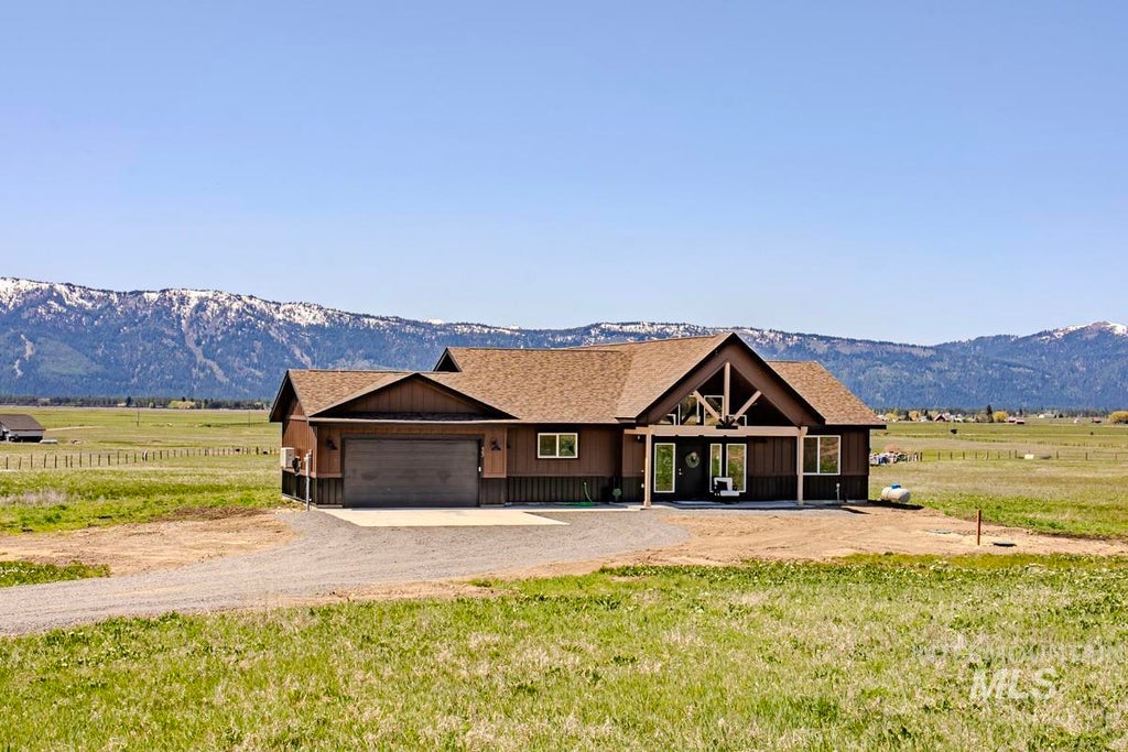 Photo of 55 Chisum Drive, Donnelly, ID 83615 (MLS # 99003898)