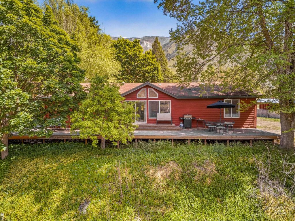 Photo of 151 Cow Creek Road, Lucile, ID 83542 (MLS # 98985920)
