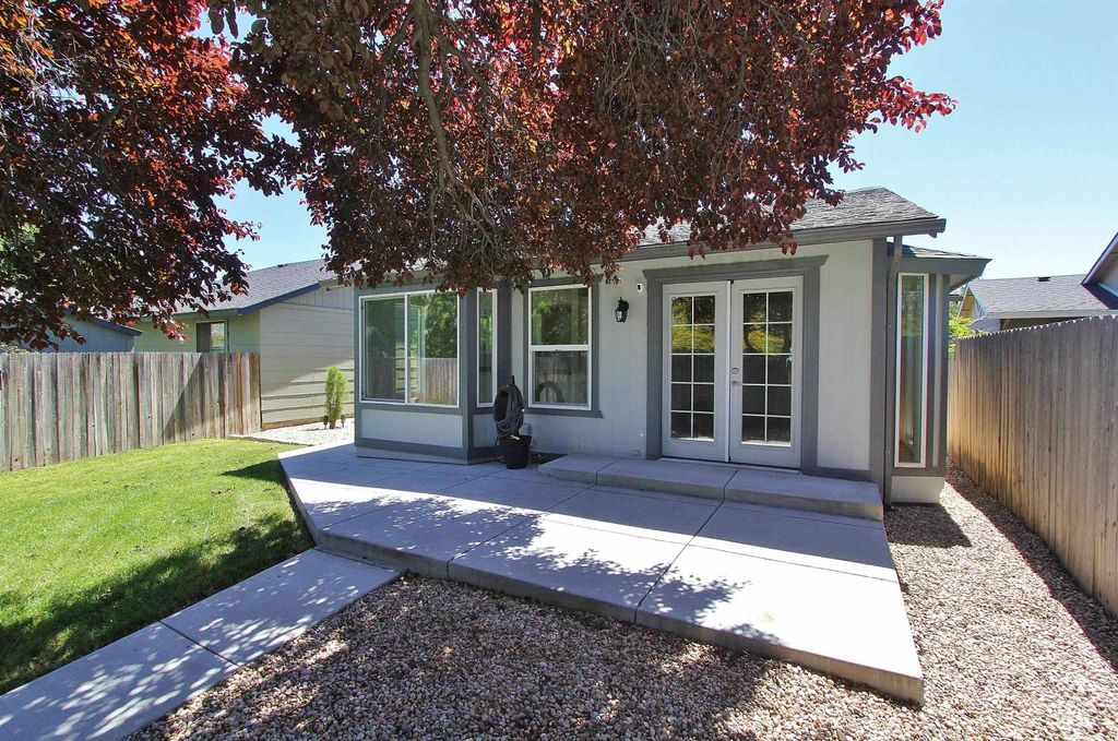 Photo of 6924 W Gillis Dr, Boise, ID 83714 (MLS # 98986520)
