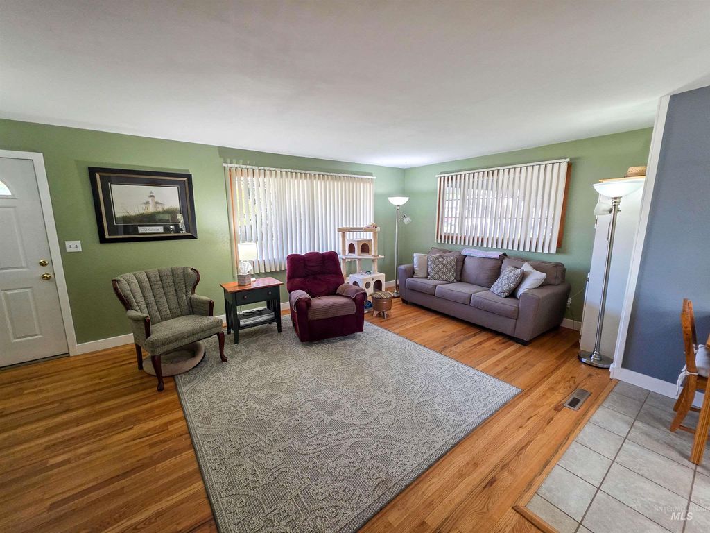 Photo of 406 Park Drive, Lewiston, ID 83501 (MLS # 98964982)