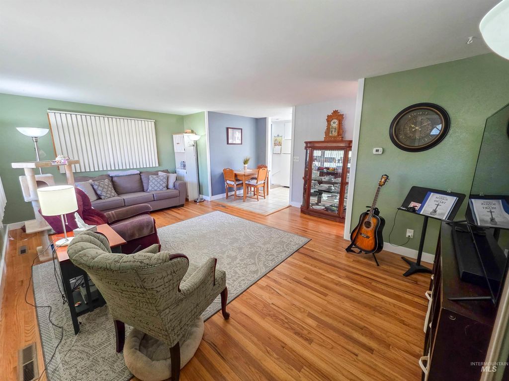 Photo of 406 Park Drive, Lewiston, ID 83501 (MLS # 98964982)