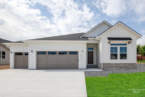 Photo of 10111 W La Jolla Ct, Boise, ID 83709 (MLS # 98945762)